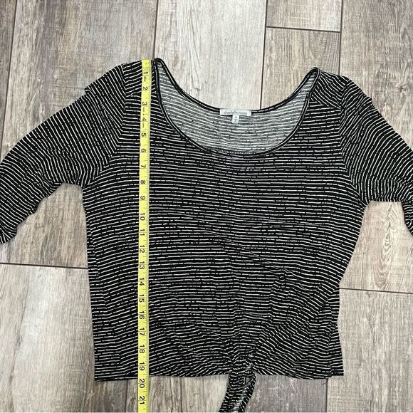 Charlotte Russe 3/4 Sleeve Horizontal Stripe Blouse Scoop Neck Black White Med - Picture 9 of 9